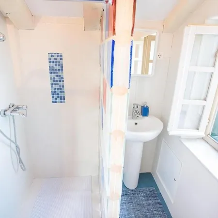 Modern Eingerichtetes Ferienhaus Mit Alter Taverne Дом отдыха Viskovo