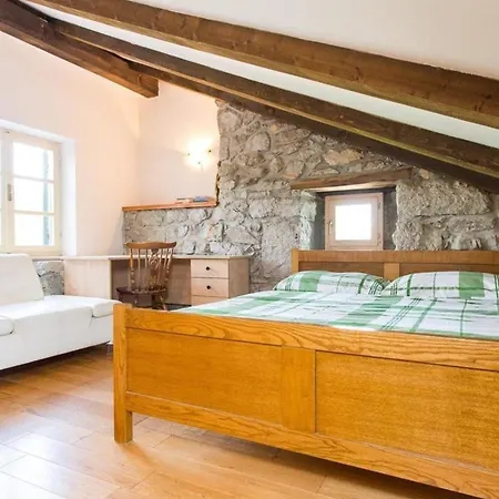 Modern Eingerichtetes Ferienhaus Mit Alter Taverne Viskovo