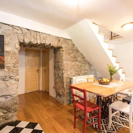 Modern Eingerichtetes Ferienhaus Mit Alter Taverne Дом отдыха Viskovo