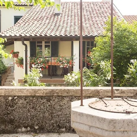 Modern Eingerichtetes Ferienhaus Mit Alter Taverne Nyaraló *